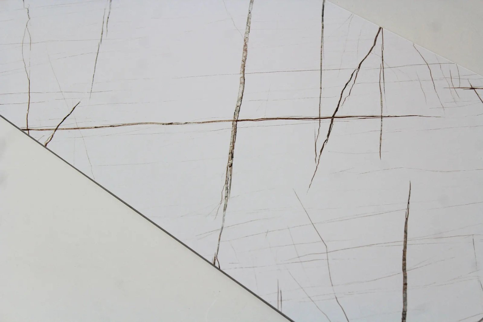 Wandpaneel marmerlook White Nero 280x120cm – Hoogglans