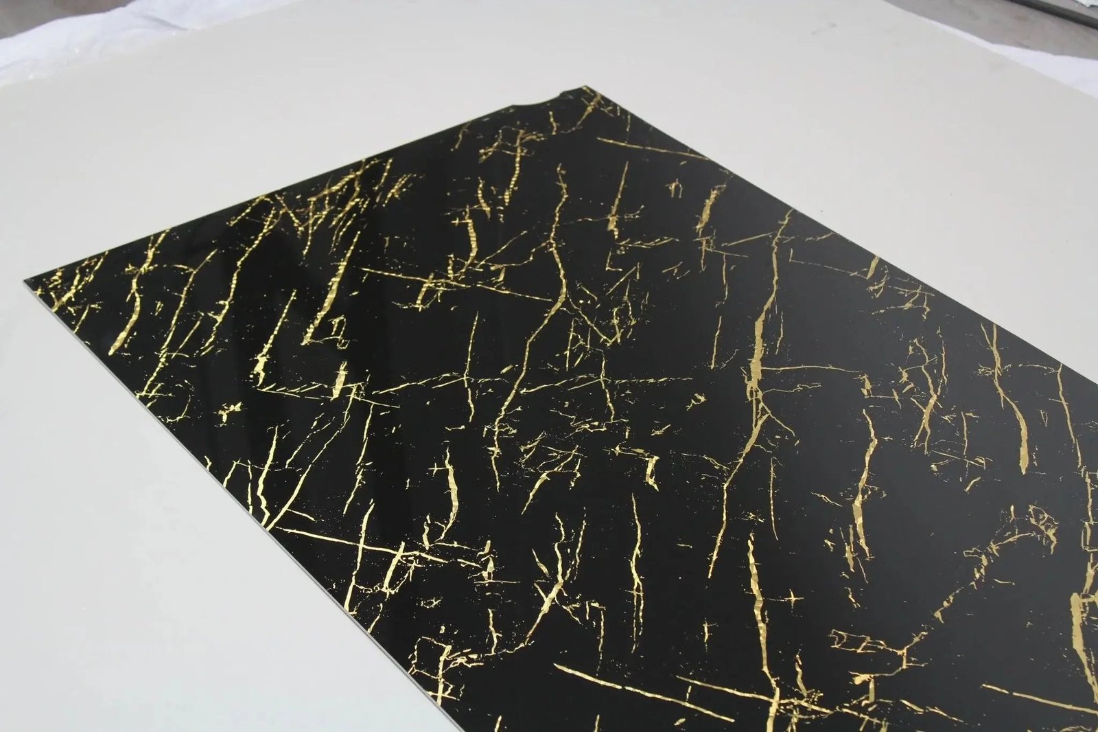 Wandpaneel marmerlook Gold Black 280x120cm – Hoogglans